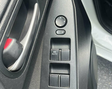 Белый Мазда 3, объемом двигателя 2 л и пробегом 170 тыс. км за 8400 $, фото 38 на Automoto.ua