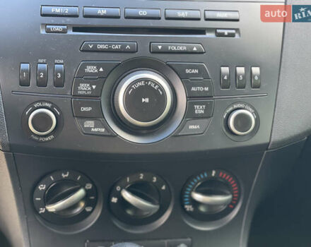 Білий Мазда 3, об'ємом двигуна 2 л та пробігом 170 тис. км за 8199 $, фото 7 на Automoto.ua