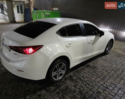 Белый Мазда 3, объемом двигателя 2 л и пробегом 123 тыс. км за 8900 $, фото 4 на Automoto.ua
