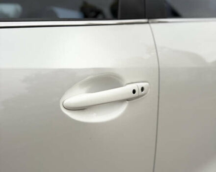 Белый Мазда 3, объемом двигателя 2 л и пробегом 183 тыс. км за 9500 $, фото 18 на Automoto.ua