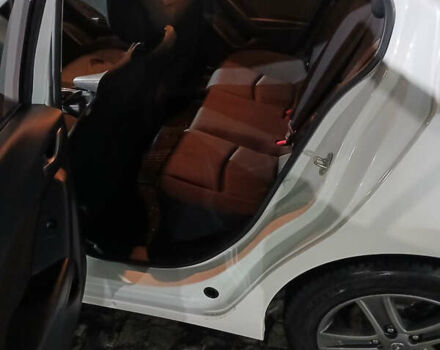 Белый Мазда 3, объемом двигателя 2 л и пробегом 123 тыс. км за 8900 $, фото 30 на Automoto.ua