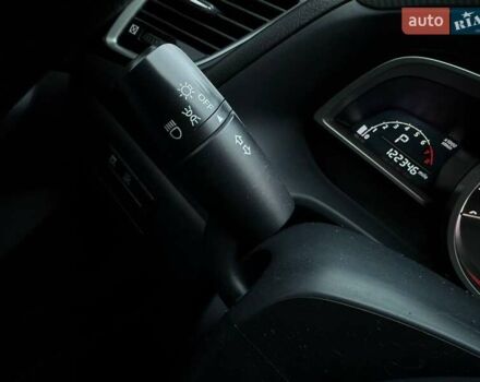 Білий Мазда 3, об'ємом двигуна 2 л та пробігом 195 тис. км за 10490 $, фото 18 на Automoto.ua