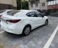 Белый Мазда 3, объемом двигателя 2 л и пробегом 355 тыс. км за 7500 $, фото 2 на Automoto.ua