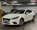 Белый Мазда 3, объемом двигателя 2 л и пробегом 182 тыс. км за 8500 $, фото 1 на Automoto.ua