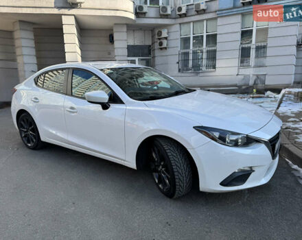 Белый Мазда 3, объемом двигателя 2 л и пробегом 189 тыс. км за 15000 $, фото 1 на Automoto.ua