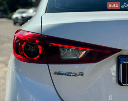 Белый Мазда 3, объемом двигателя 2 л и пробегом 158 тыс. км за 10890 $, фото 8 на Automoto.ua