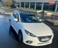 Белый Мазда 3, объемом двигателя 2 л и пробегом 166 тыс. км за 12000 $, фото 3 на Automoto.ua