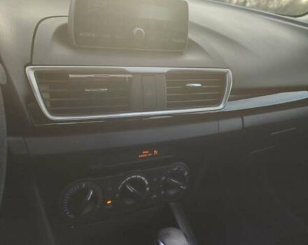 Белый Мазда 3, объемом двигателя 2 л и пробегом 144 тыс. км за 9500 $, фото 18 на Automoto.ua