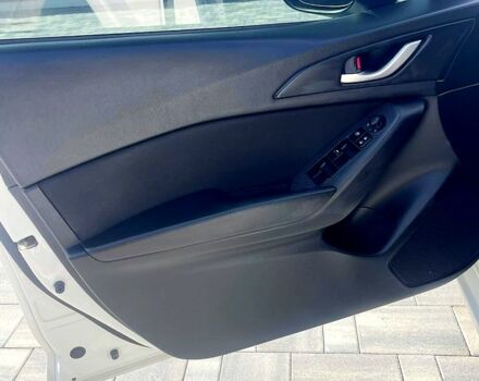 Білий Мазда 3, об'ємом двигуна 2 л та пробігом 182 тис. км за 9600 $, фото 7 на Automoto.ua