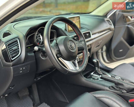 Білий Мазда 3, об'ємом двигуна 2 л та пробігом 276 тис. км за 7999 $, фото 6 на Automoto.ua