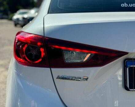 Белый Мазда 3, объемом двигателя 2 л и пробегом 158 тыс. км за 10890 $, фото 8 на Automoto.ua