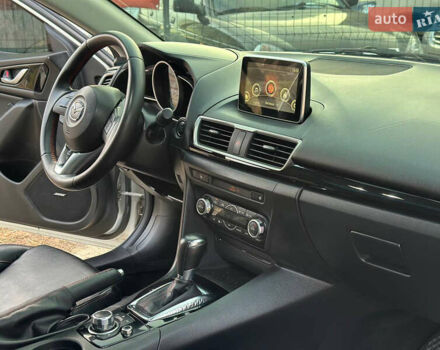 Білий Мазда 3, об'ємом двигуна 2 л та пробігом 276 тис. км за 7999 $, фото 31 на Automoto.ua
