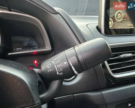 Білий Мазда 3, об'ємом двигуна 2 л та пробігом 276 тис. км за 7999 $, фото 26 на Automoto.ua