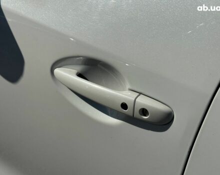 Белый Мазда 3, объемом двигателя 2 л и пробегом 158 тыс. км за 10890 $, фото 13 на Automoto.ua