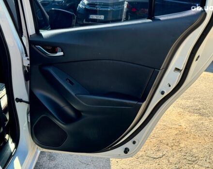 Белый Мазда 3, объемом двигателя 2 л и пробегом 158 тыс. км за 10890 $, фото 21 на Automoto.ua