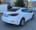 Белый Мазда 3, объемом двигателя 2 л и пробегом 72 тыс. км за 9100 $, фото 3 на Automoto.ua