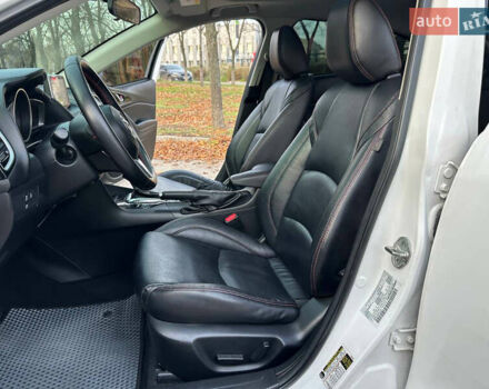 Білий Мазда 3, об'ємом двигуна 2 л та пробігом 276 тис. км за 7999 $, фото 9 на Automoto.ua