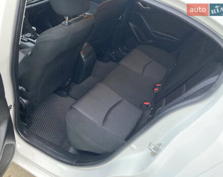 Белый Мазда 3, объемом двигателя 2.2 л и пробегом 260 тыс. км за 9999 $, фото 16 на Automoto.ua