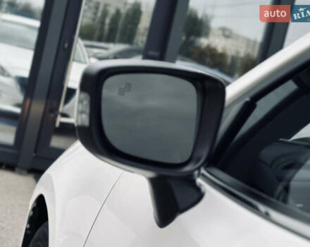 Белый Мазда 3, объемом двигателя 2 л и пробегом 208 тыс. км за 8899 $, фото 42 на Automoto.ua