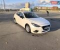Белый Мазда 3, объемом двигателя 2 л и пробегом 160 тыс. км за 8600 $, фото 1 на Automoto.ua