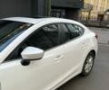 Белый Мазда 3, объемом двигателя 2 л и пробегом 177 тыс. км за 11800 $, фото 2 на Automoto.ua