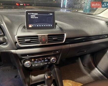 Белый Мазда 3, объемом двигателя 1.5 л и пробегом 56 тыс. км за 14000 $, фото 18 на Automoto.ua