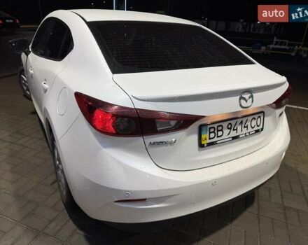 Белый Мазда 3, объемом двигателя 1.5 л и пробегом 56 тыс. км за 14000 $, фото 2 на Automoto.ua
