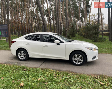 Білий Мазда 3, об'ємом двигуна 2 л та пробігом 175 тис. км за 9000 $, фото 3 на Automoto.ua