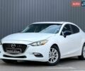 Белый Мазда 3, объемом двигателя 2 л и пробегом 160 тыс. км за 10999 $, фото 1 на Automoto.ua