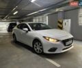 Белый Мазда 3, объемом двигателя 2 л и пробегом 144 тыс. км за 10500 $, фото 1 на Automoto.ua
