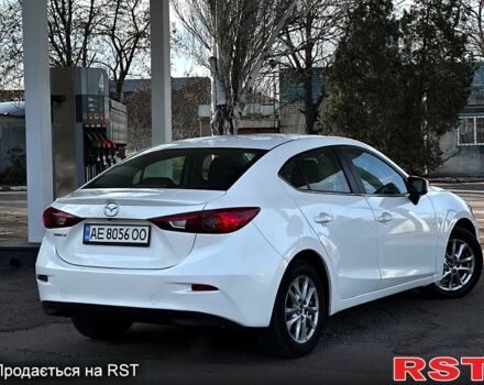 Белый Мазда 3, объемом двигателя 2 л и пробегом 102 тыс. км за 9200 $, фото 3 на Automoto.ua