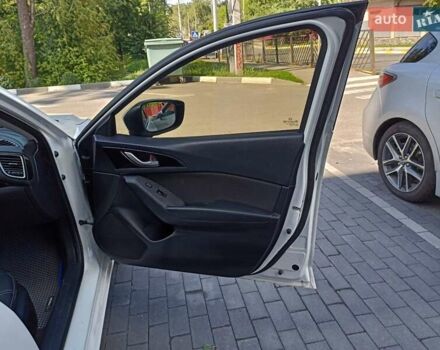Белый Мазда 3, объемом двигателя 2 л и пробегом 174 тыс. км за 9600 $, фото 9 на Automoto.ua