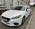 Белый Мазда 3, объемом двигателя 2 л и пробегом 111 тыс. км за 12500 $, фото 1 на Automoto.ua