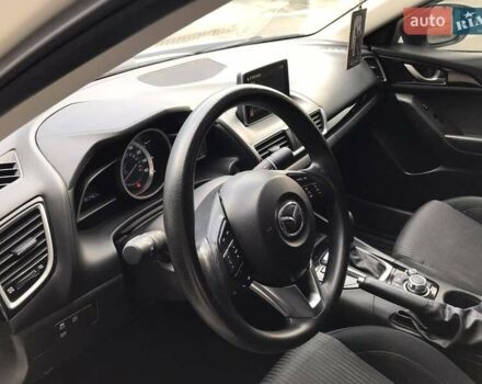 Белый Мазда 3, объемом двигателя 2 л и пробегом 158 тыс. км за 12100 $, фото 7 на Automoto.ua