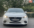 Белый Мазда 3, объемом двигателя 2 л и пробегом 200 тыс. км за 10500 $, фото 1 на Automoto.ua