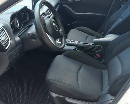 Белый Мазда 3, объемом двигателя 2 л и пробегом 211 тыс. км за 9300 $, фото 7 на Automoto.ua