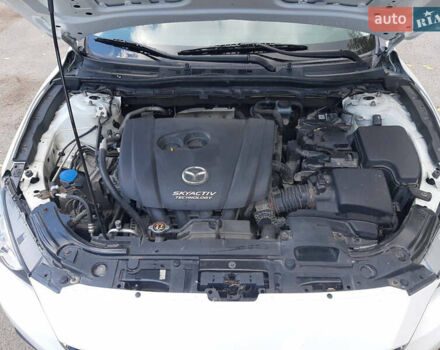 Белый Мазда 3, объемом двигателя 2 л и пробегом 211 тыс. км за 9300 $, фото 9 на Automoto.ua