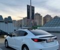 Белый Мазда 3, объемом двигателя 2 л и пробегом 178 тыс. км за 10700 $, фото 3 на Automoto.ua