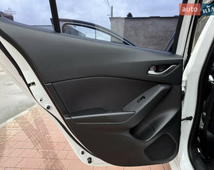 Белый Мазда 3, объемом двигателя 1.5 л и пробегом 98 тыс. км за 14300 $, фото 48 на Automoto.ua