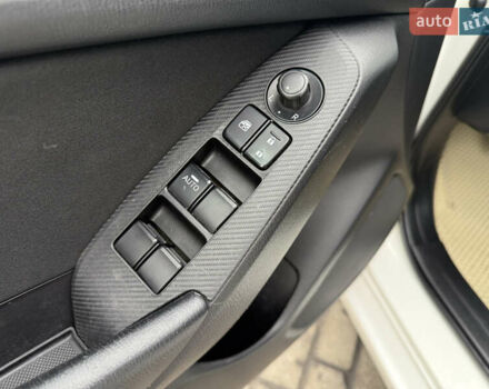 Белый Мазда 3, объемом двигателя 2 л и пробегом 114 тыс. км за 10900 $, фото 17 на Automoto.ua