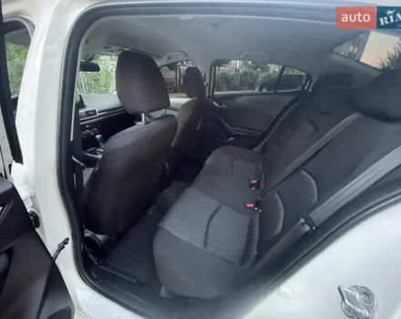 Белый Мазда 3, объемом двигателя 2 л и пробегом 200 тыс. км за 10500 $, фото 17 на Automoto.ua