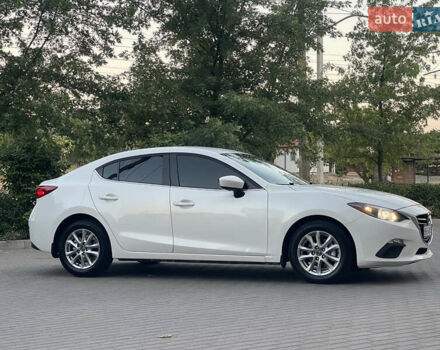 Белый Мазда 3, объемом двигателя 2 л и пробегом 200 тыс. км за 10500 $, фото 6 на Automoto.ua