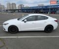 Белый Мазда 3, объемом двигателя 2 л и пробегом 151 тыс. км за 10000 $, фото 5 на Automoto.ua