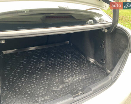 Білий Мазда 3, об'ємом двигуна 2 л та пробігом 175 тис. км за 9000 $, фото 37 на Automoto.ua