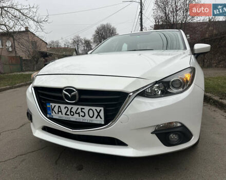 Белый Мазда 3, объемом двигателя 2 л и пробегом 173 тыс. км за 8700 $, фото 3 на Automoto.ua