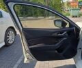 Белый Мазда 3, объемом двигателя 2 л и пробегом 174 тыс. км за 9600 $, фото 5 на Automoto.ua