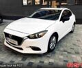 Белый Мазда 3, объемом двигателя 2 л и пробегом 159 тыс. км за 10500 $, фото 1 на Automoto.ua