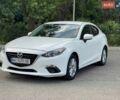 Белый Мазда 3, объемом двигателя 2 л и пробегом 200 тыс. км за 9250 $, фото 2 на Automoto.ua