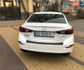 Белый Мазда 3, объемом двигателя 2 л и пробегом 160 тыс. км за 10500 $, фото 6 на Automoto.ua