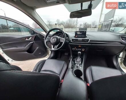 Білий Мазда 3, об'ємом двигуна 2 л та пробігом 147 тис. км за 11500 $, фото 15 на Automoto.ua